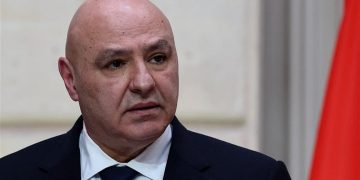  الرئيس اللبناني: الجيش يقوم بواجبه جنوب الليطاني منذ اللحظة الأولى لإعلان وقف النار