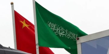 الصين تمدد إعفاء السعوديين من التأشيرة