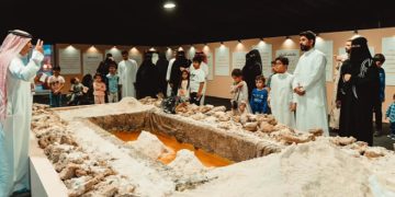 المنتجات التراثية والتقليدية تستقطب زوار مهرجان قريات الملح