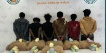 حرس الحدود بعسير يقبض على 6 إثيوبيين لتهريبهم 120 كيلوجرامًا من القات