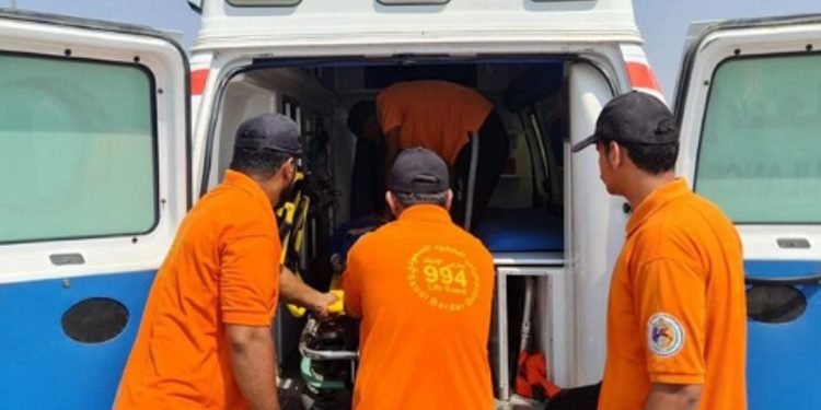 حرس الحدود بمنطقة جازان ينقذ طفلًا من الغرق أثناء ممارسة السباحة