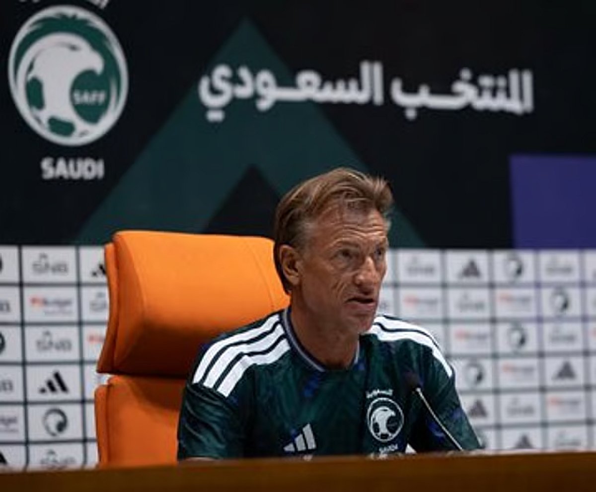 رينارد يعقد مؤتمرًا صحفيًا غدًا للحديث عن استعدادات الأخضر لمواجهة الجزائر