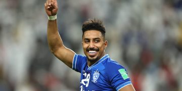 سالم الدوسري يواصل تألقه وينفرد بلقب الهداف التاريخي للهلال