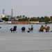 سحر الغيوم يجذب الزوار إلى شواطئ جدة