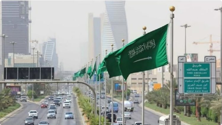 طقس الخميس.. أمطار خفيفة ورياح مثيرة للأتربة والغبار على عدة مناطق