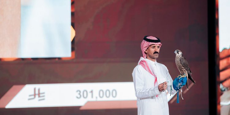 مبيعات مزاد نادي الصقور السعودي 2025 تتجاوز حاجز الـ5 ملايين ريال في الليلة الـ20
