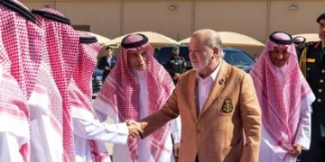 ملك ماليزيا يزور الشركة السعودية للصناعات العسكرية
