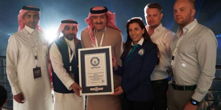 نادي الطيران السعودي يحقق إنجازًا تاريخيًا ويكسر رقمًا قياسيًا عالميًا في غينيس للأرقام القياسية بمعرض الطيران العام 2025 «ساند آند فن»
