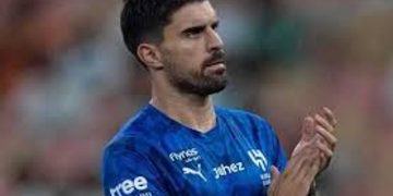 ناقد رياضي: الهلال توصل لاتفاق تام لتجديد عقد نيفيز.. وكوليبالي تحت التقييم