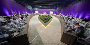 وزير الحج والعمرة يلتقي بأكثر من 100 وزير ومفتي ورئيس مكتب شؤون الحج في العالم الإسلامي ويحثهم على استكمال إجراءات التعاقد قبل 15 رجب