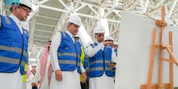 وزير النقل يتفقد مشروع مطار الملك عبدالله الدولي الجديد بجازان
