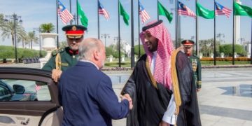 ولي العهد وملك ماليزيا يعقدان جلسة مباحثات رسمية