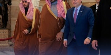 ولي العهد يناقش مع أعضاء الكونجرس الأوضاع الإقليمية والدولية
