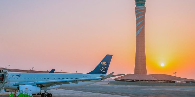 مطار الملك عبد العزيز الدولي يحقق نمواً في عدد المسافرين خلال نوفمبر 2025