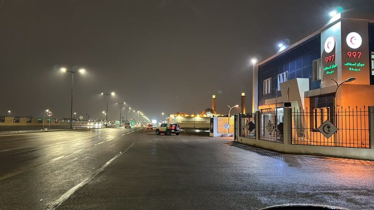 الهلال الأحمر بالقصيم يرفع جاهزيته الميدانية للتعامل مع الحالة المطرية
