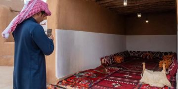 مجالس البيوت الطينية.. تاريخ محفور في الذاكرة