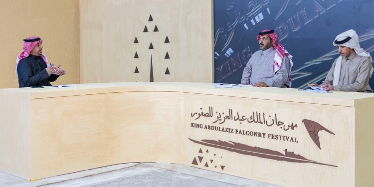 الأستديو التحليلي يعزّز وعي الصقارين ويطوّر قراءة أشواط مهرجان الملك عبدالعزيز للصقور 2025