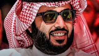 آل الشيخ يحصد لقب 'Promoter of the Year' لعام 2025