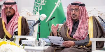 أمير القصيم يطّلع على جهود هيئة التراث بالمنطقة في دعم الحرفيين