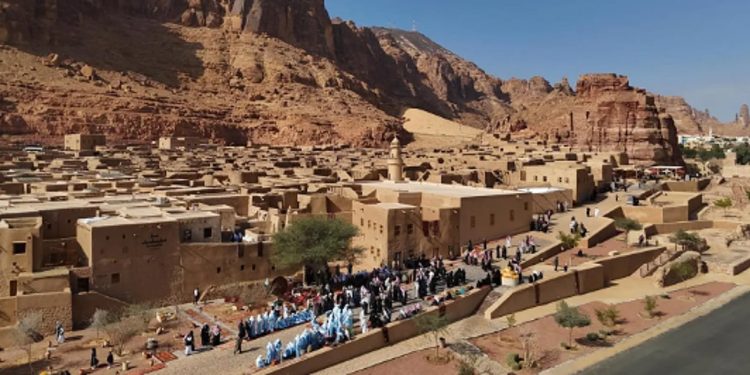 أهالي العُلا يحتفون بفعالية «الطنطورة» في البلدة القديمة