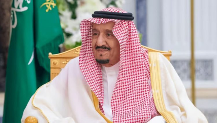 إنفاذًا لأمر خادم الحرمين.. سفير المملكة بالإمارات يُقلّد الشيخ نهيان بن سيف آل نهيان وشاح الملك عبدالعزيز من الطبقة الثانية