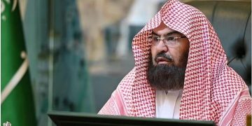 «السديس» يشيد بجهود المتطوعين في خدمة قاصدي الحرمين الشريفين
