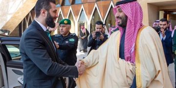 «الشرع» يشكر ولي العهد على جهوده لرفع العقوبات عن سوريا