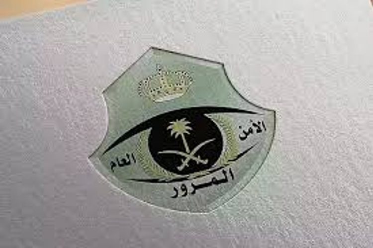 المرور يضبط قائد مركبة لعبوره أحد الشعاب أثناء جريانه بمحافظة رماح