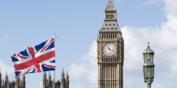 المملكة المتحدة تبرم اتفاقًا مع أنجولا وناميبيا لإعادة المهاجرين