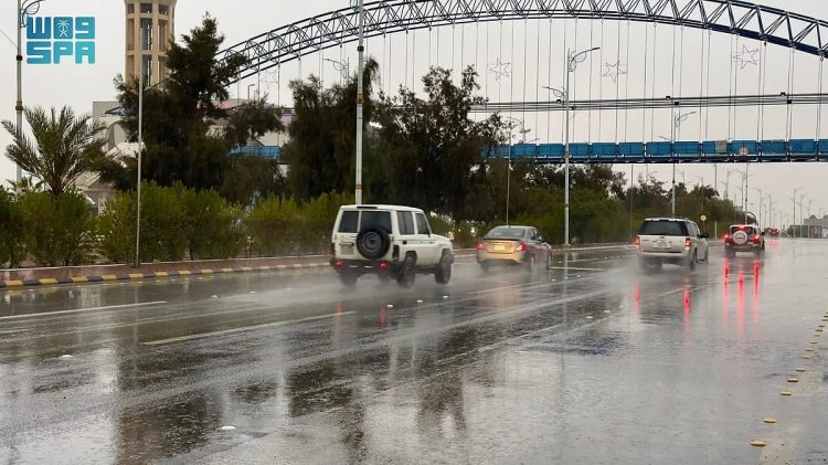 «الهلال الأحمر» يرفع جاهزيته للتعامل مع الحالة المطرية بالرياض