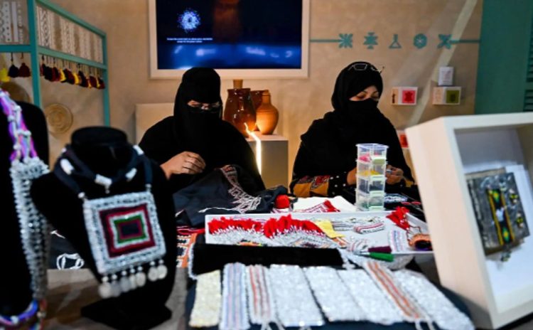 جناح الحرف اليدوية يستحضر الذاكرة في معرض جدة للكتاب 2025