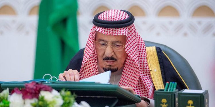 خادم الحرمين الشريفين يرأس جلسة مجلس الوزراء