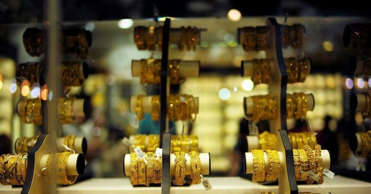 سعر الذهب في السعودية اليوم الثلاثاء 11-6-1447 بعد تراجعه عالميًا ومحليًا
