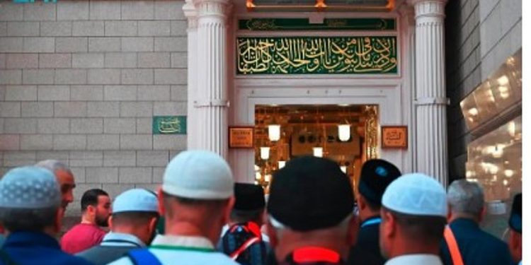 «شؤون الحرمين» تعلن مواعيد زيارة الروضة الشريفة في المسجد النبوي