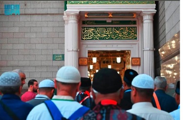 «شؤون الحرمين» تعلن مواعيد زيارة الروضة الشريفة في المسجد النبوي