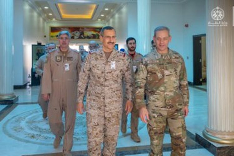 قائد القوات الجوية يبحث التعاون المشترك مع  رئيس أركان القوات الجوية الأمريكية