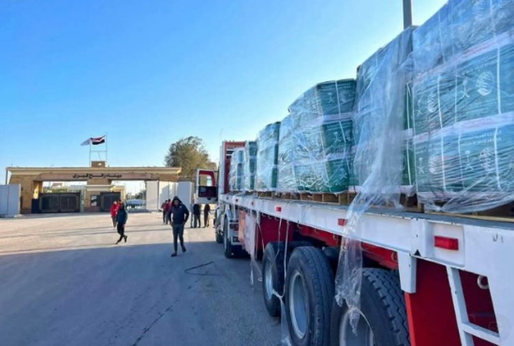 قافلة إغاثية سعودية جديدة تصل إلى غزة