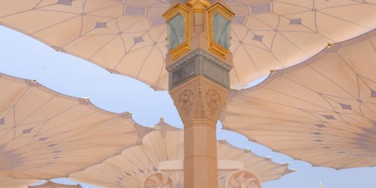 مظلات المسجد النبوي.. تحفة هندسية تجمع الإبداع المعماري والدقة التقنية