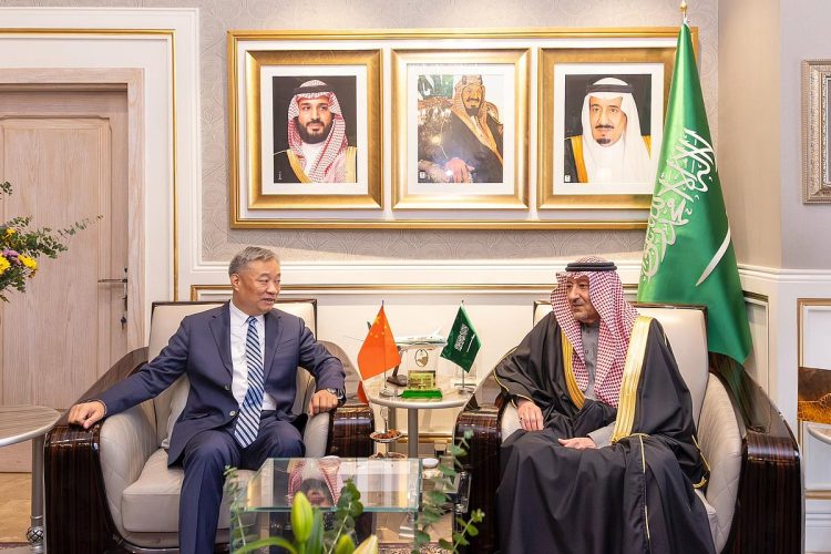  نائب وزير الخارجية يبحث تعزيز العلاقات مع نظيره الصيني