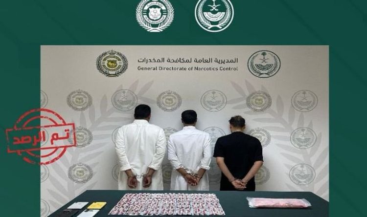 القبض على 5 مواطنين لترويجهم الحشيش والإمفيتامين وأقراص مخدرة بمنطقتي الرياض والجوف
