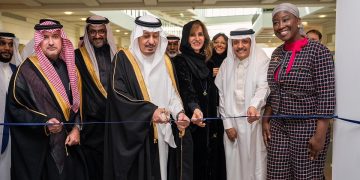 الأمير بندر بن سعود يفتتح «أيام المهنة» بجامعة الفيصل