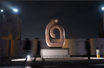 25 فنانًا يستعدون لنثر إبداعهم في 'طويق للنحت'