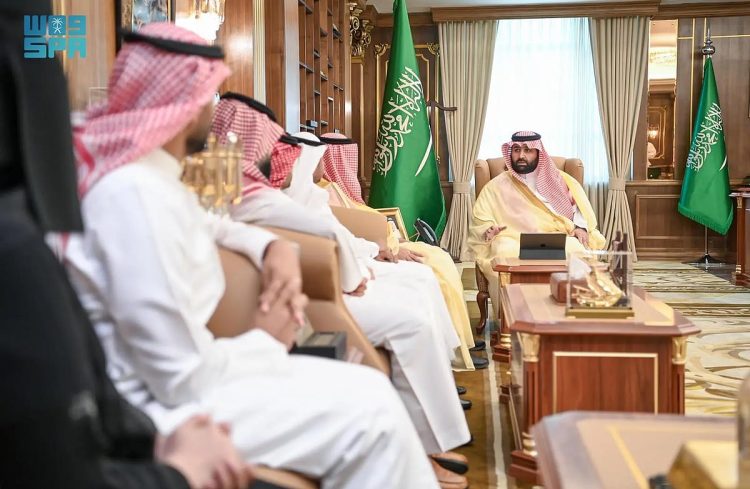 أمير جازان يدشّن مشروع النقل غير الإسعافي بالمنطقة