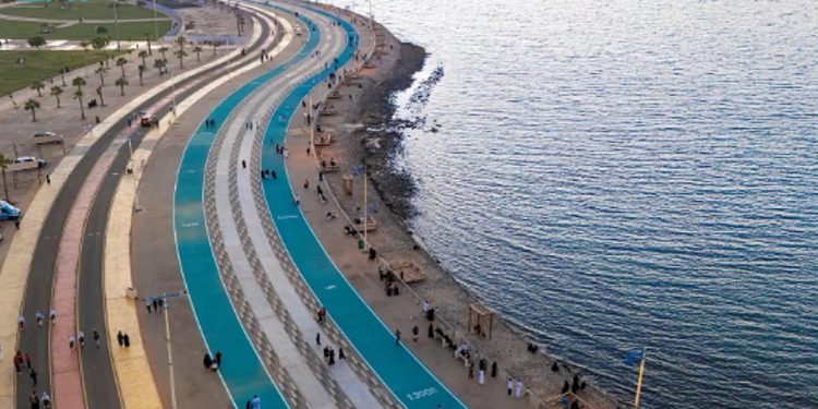 إقبال كبير على واجهات وحدائق جازان خلال إجازة منتصف العام الدراسي