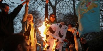 ارتفاع قتلى الاحتجاجات الإيرانية لألفي شخص