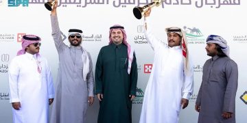 الأمير فهد بن جلوي يتوج الفائزين في فئة «الثنايا» بمهرجان خادم الحرمين الشريفين للهجن 2026