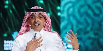 «الجدعان»: حضور المملكة في دافوس 2026 لتعزيز دورها في استقرار وتقدم الاقتصاد العالمي