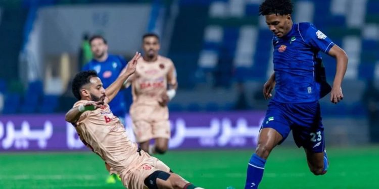 الخلود يكتسح الفتح بخماسية في «دوري روشن»