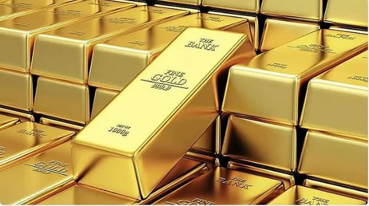 الذهب قرب مستوى قياسي مرتفع.. والأونصة تسجل 4671.54 دولار