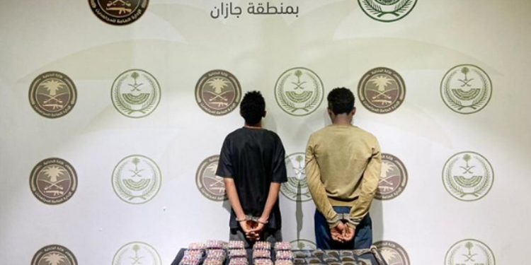 القبض على مخالفين من الجنسية الإثيوبية لترويجهما المخدرات في جازان